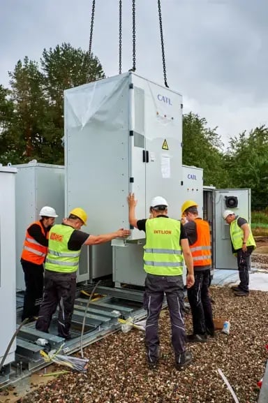 230914_PVA_Laerz_Anlieferung_Batteriespeicher_IH_030