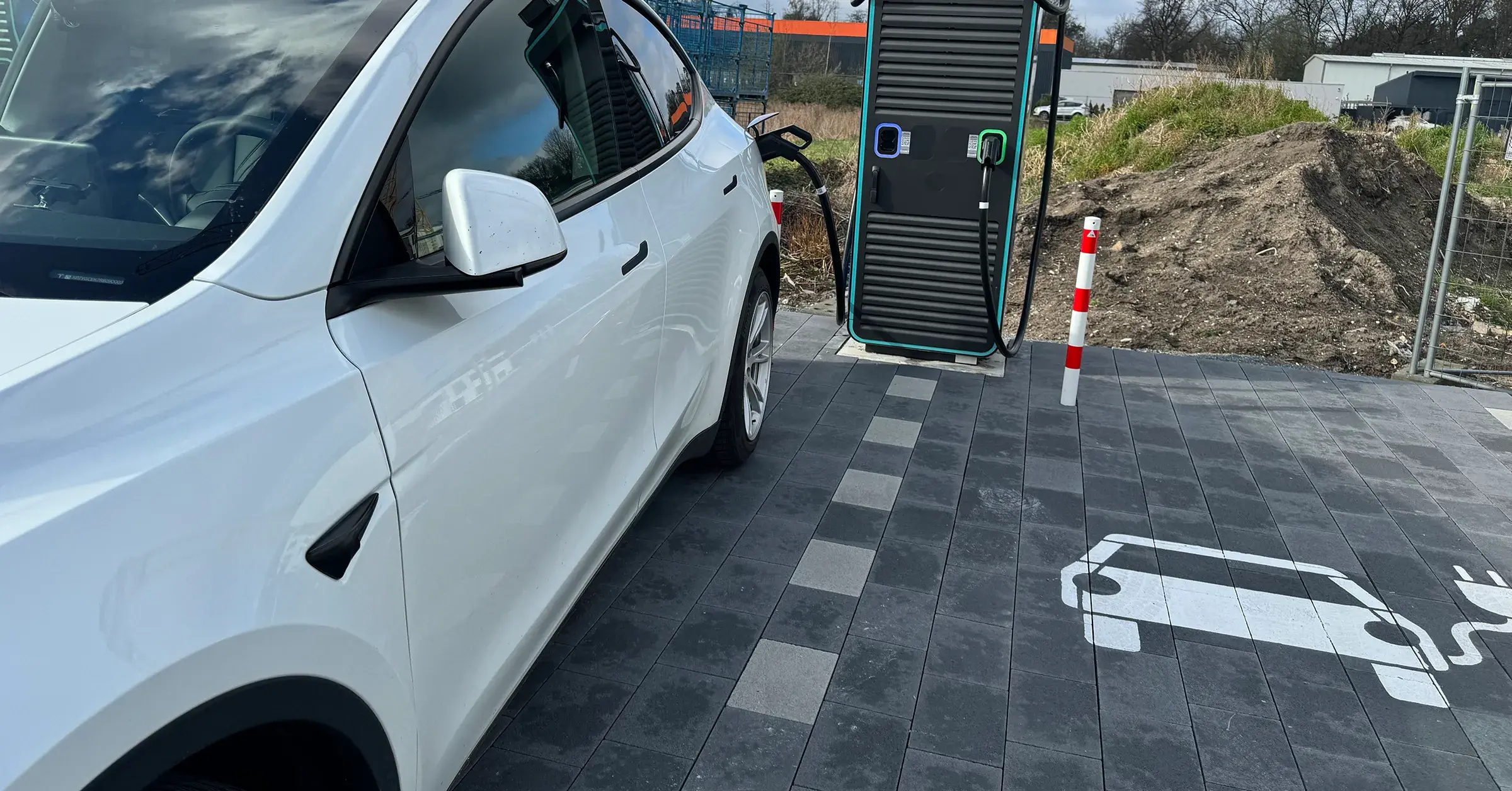 Die Vorteile von Ladesäulen und Stromspeicher für Unternehmen