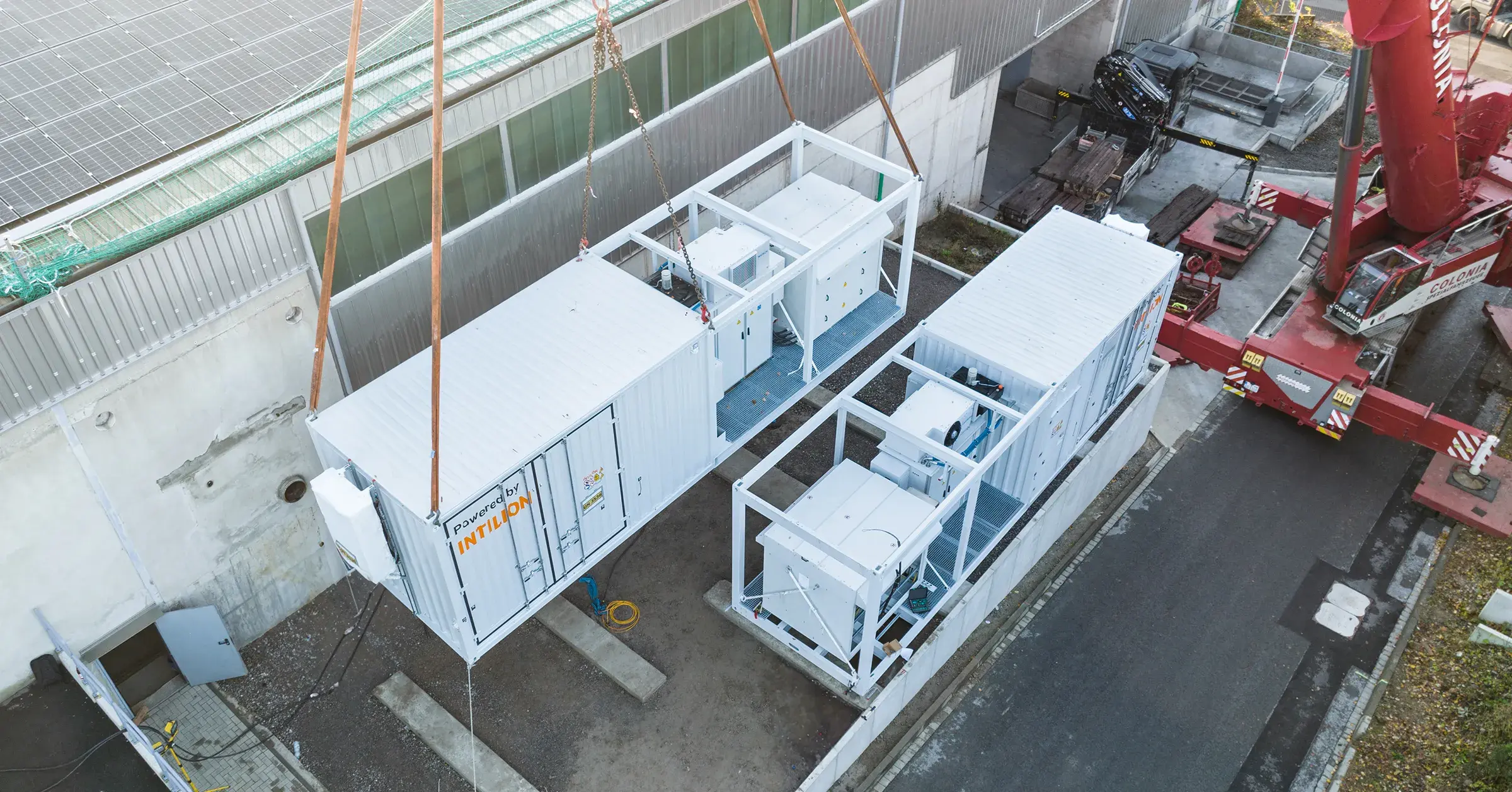 INTILION: Industrieller Großspeicher für Siegfried Jacob Metallwerke in Nordrhein-Westfalen in Betrieb genommen